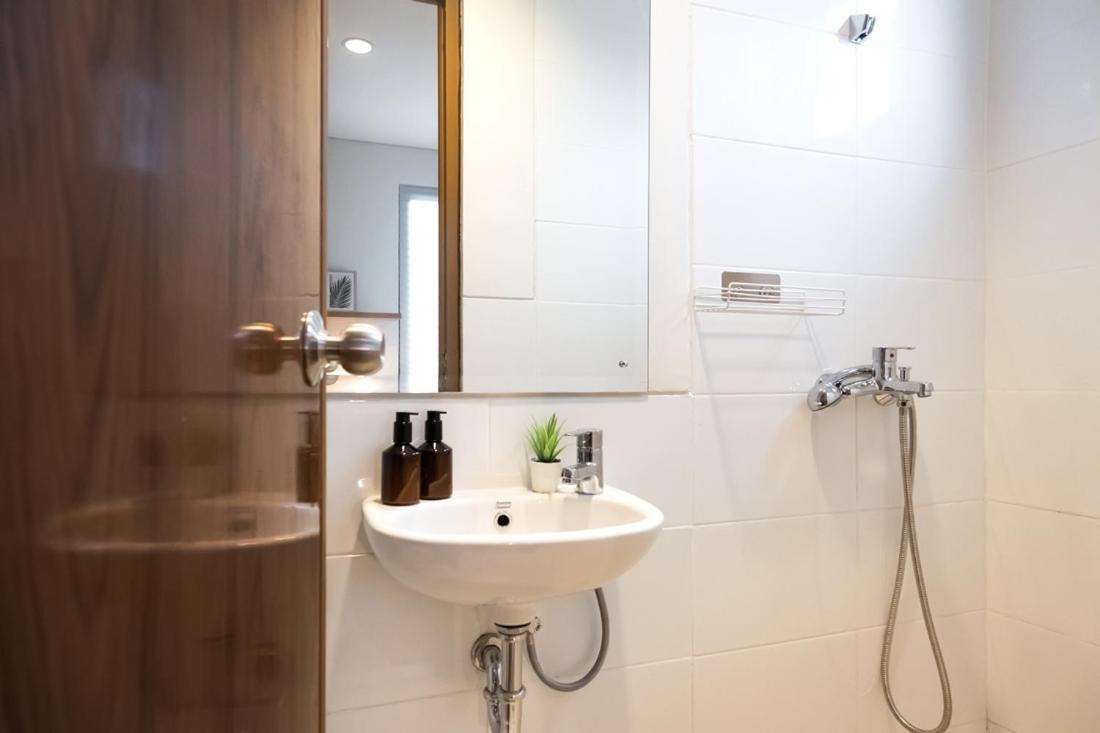 Twospaces Living At Zena Mozia Tegal  Zewnętrze zdjęcie